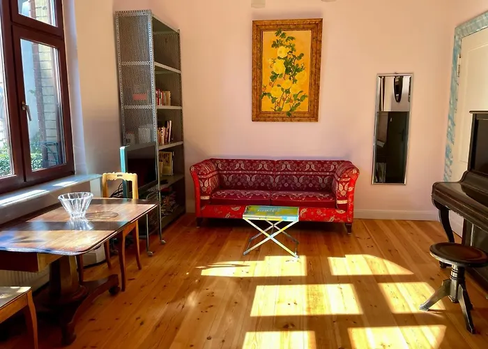 Altbauwohnung In Gruenderzeitvilla